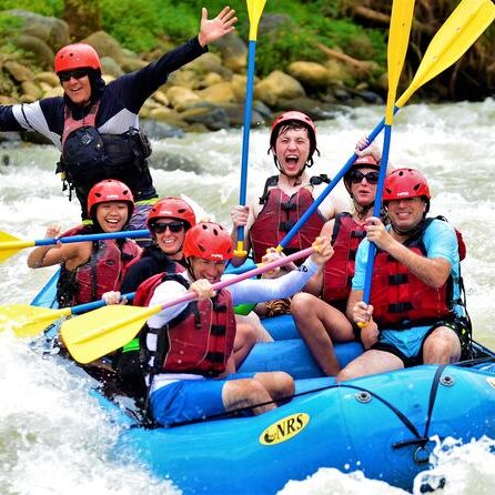 whitewater-rafting-on-the-savegre-river-from-manuel-antonio-in-quepos-601182